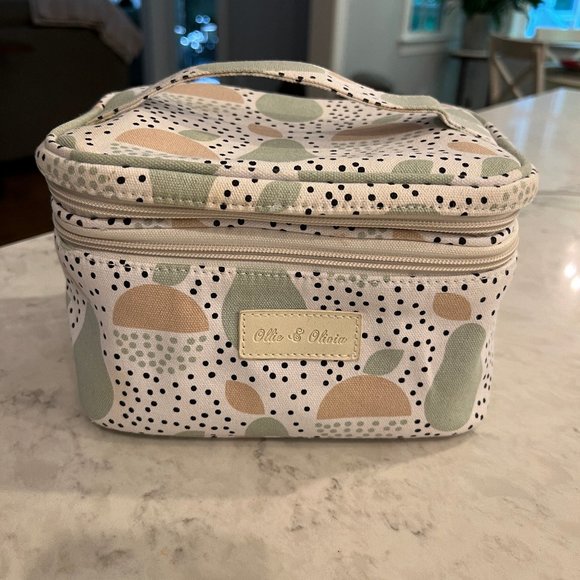 Ollie and Olivia Makeup Ollie Olivia Cosmetics Travel Tote Poshmark
